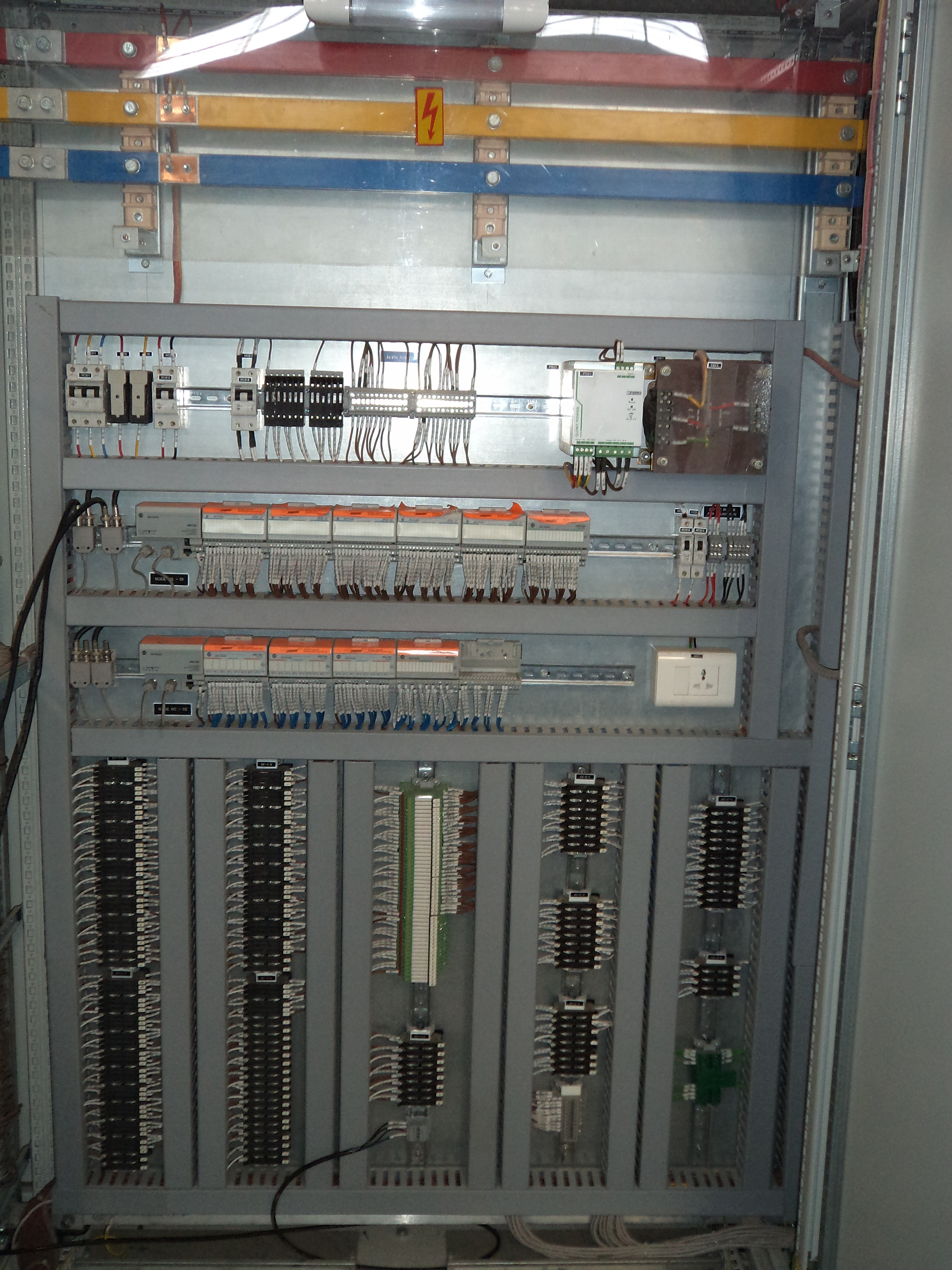 D S CONTROLS Three Phase 440 V 400 A Aluminium LT Panels IP45 8 Way_1
