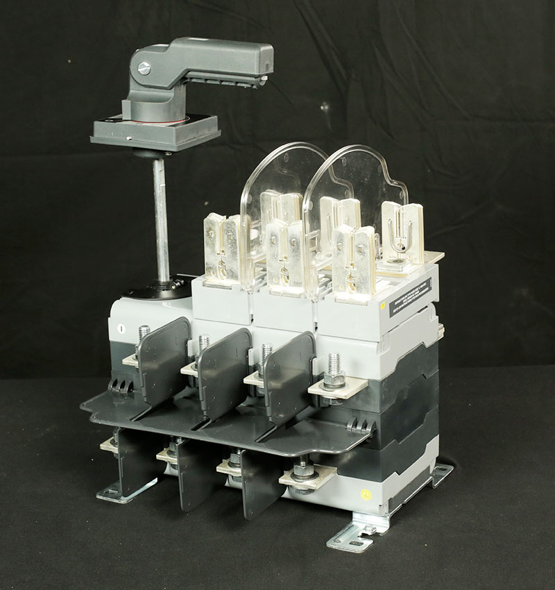 L&T 400 A 240 V Three Phase Changeover Switch Panels_2