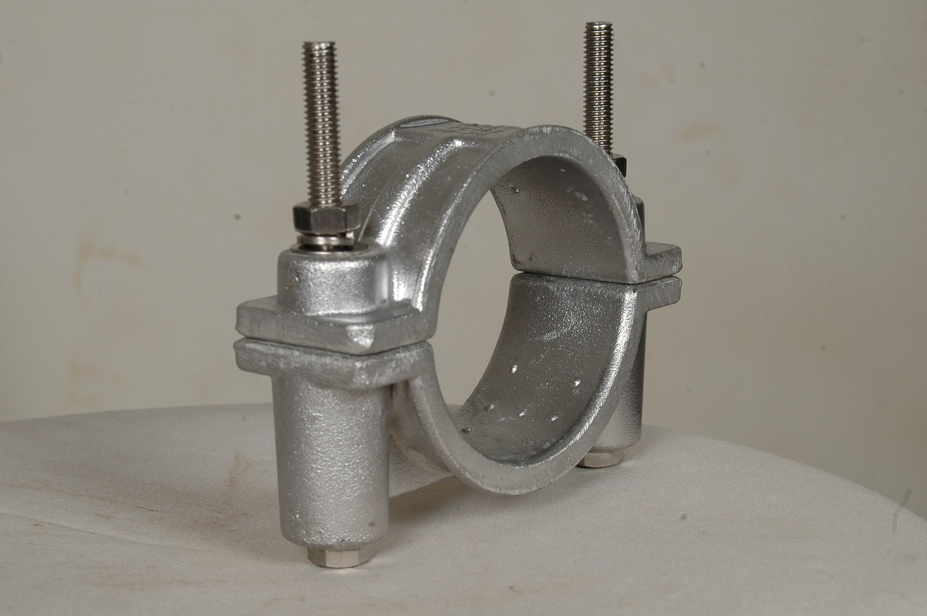 Maico Aluminium, Nylon, FRP Trefoil 27 - 328 mm Cable Cleats_1