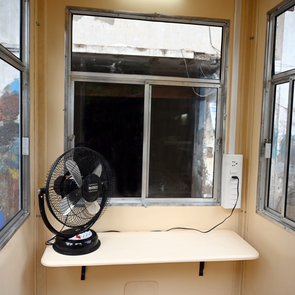 RAVI FIBREGLASS INDUSTRIES FRP 9 ft Portable Security Cabin_3