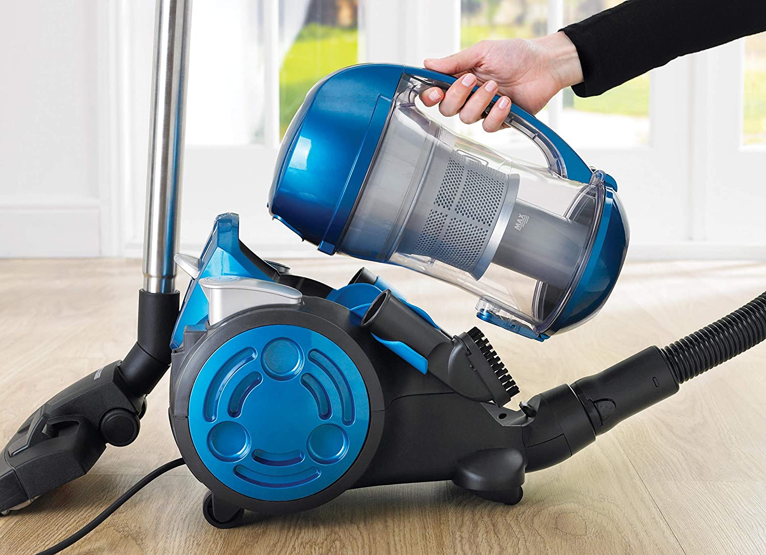 BLACK+DECKER VM2825 Cyclonic Vacuum Cleaner 30 LPS 2000 W_1