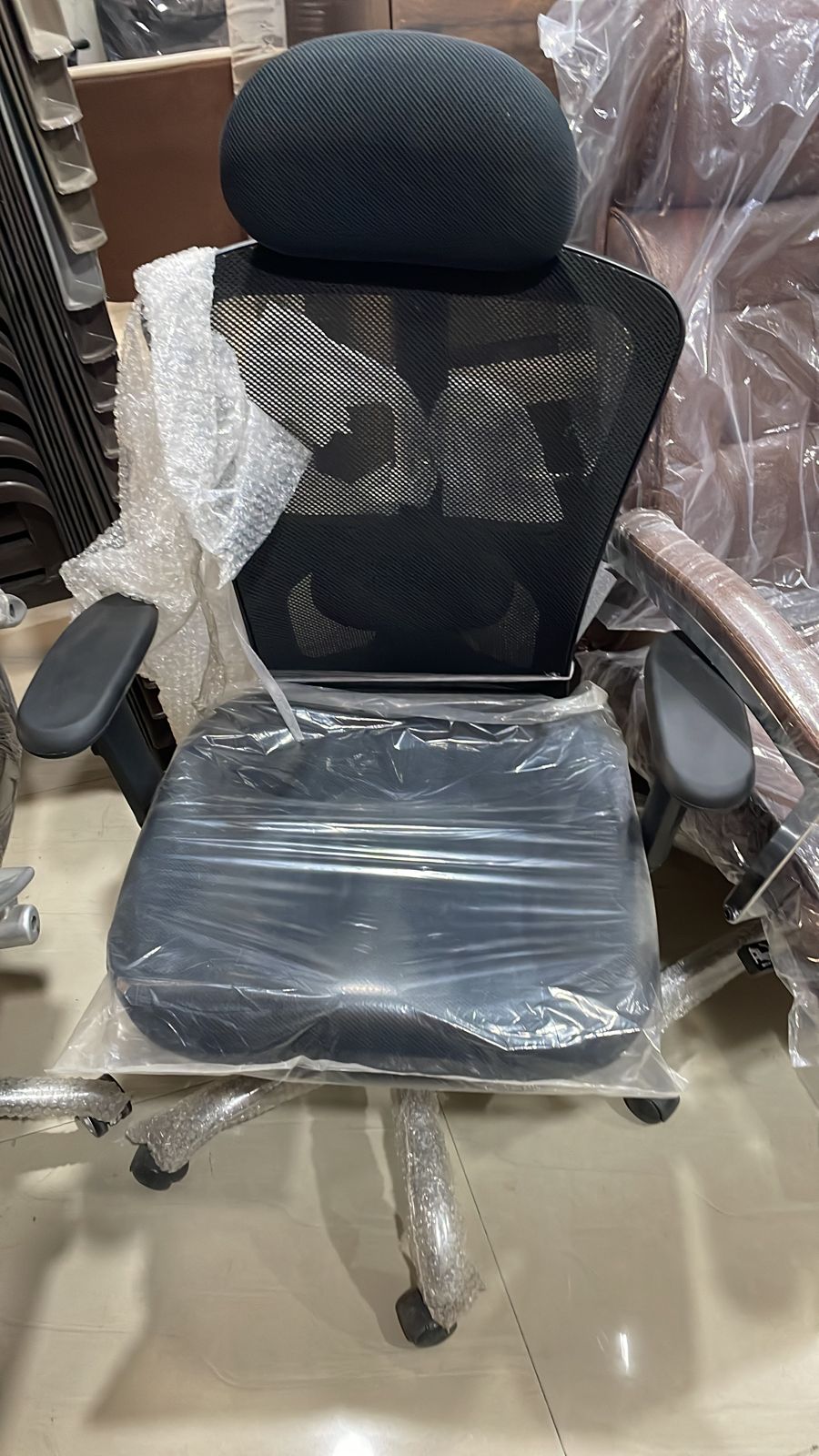 Head Rest with Wheels Black 985 x 635 x 605 mm Office Chairs_1