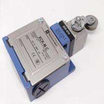 3 A Limit Switches Roller & Plunger Type ZCK-D16_0
