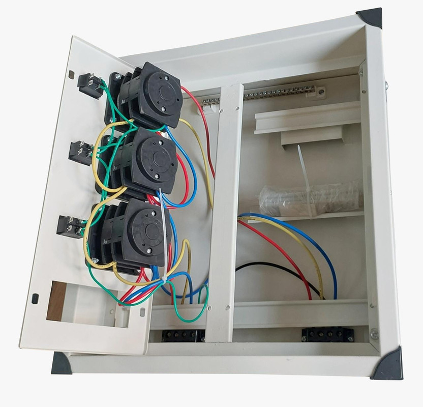 SELVO GSELTPS11064 8 Way IP43 Distribution Boards Three Phase_2
