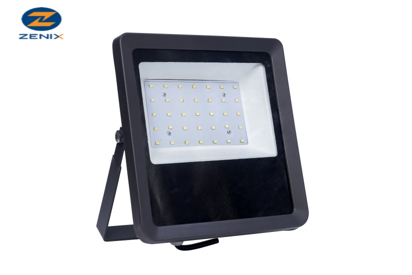 Zenix 100 W Cool White IP66 10 kV 10000 Lumen ZNX-FLD-100W LED Flood Lights_0