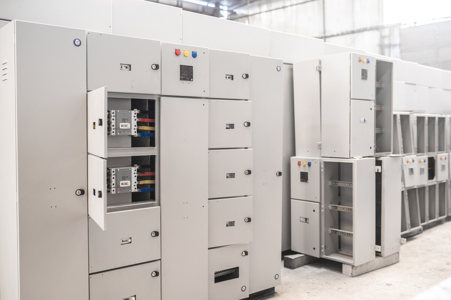 Ikasha Power Distribution Mild Steel Electric Panel Board IP54 440 V_1