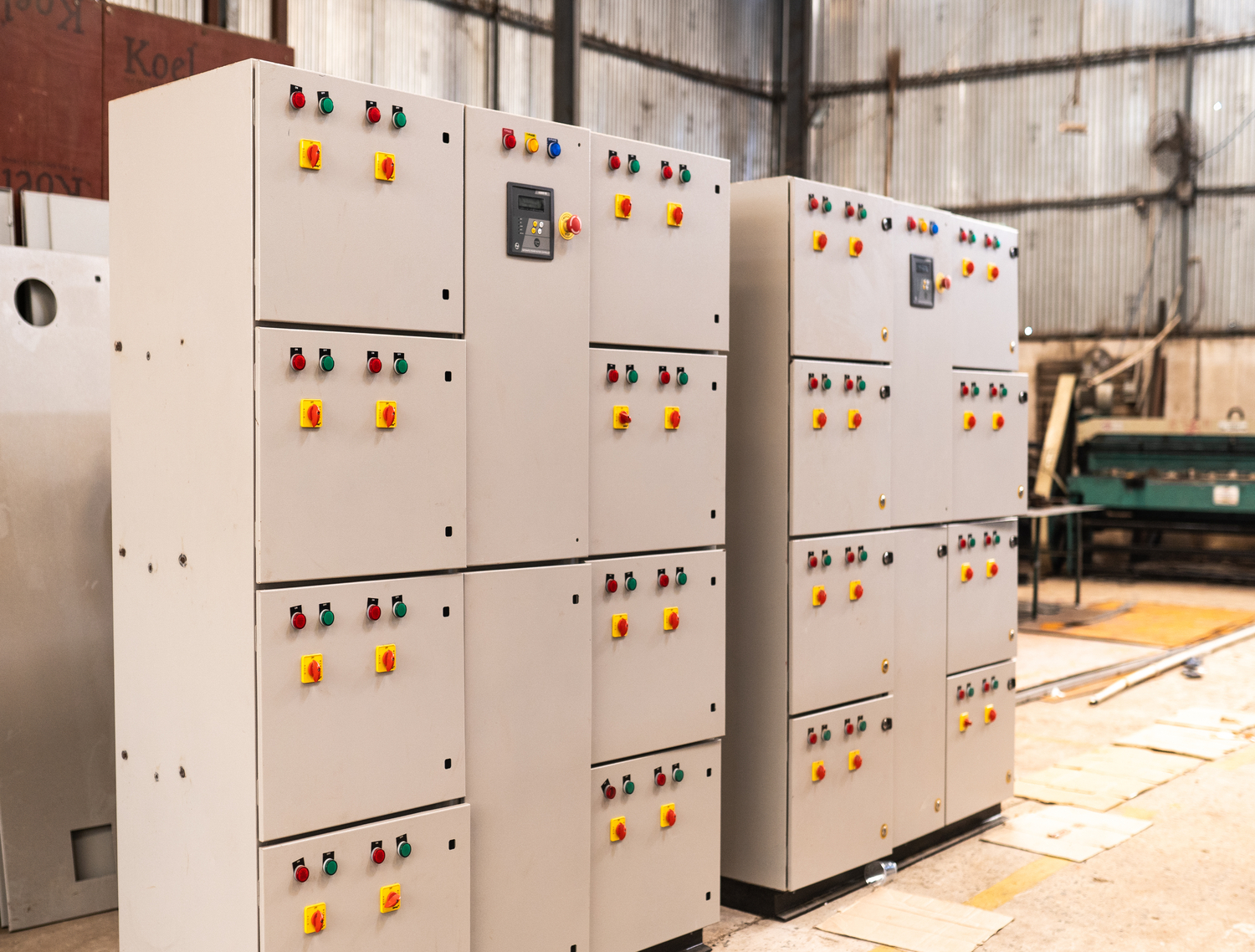 Ikasha Power Distribution Mild Steel Electric Panel Board IP54 440 V_3