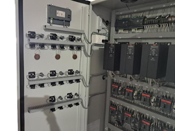 iPower IP20240603 Aluminium Four Quadrant Four Pole IP65 VFD Panels 630 A_1