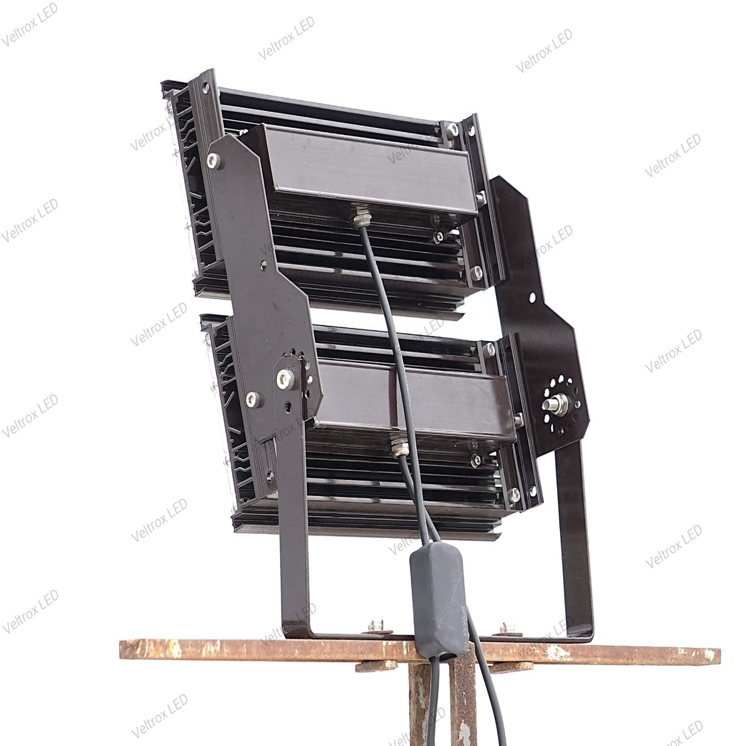 Veltrox 250 W Cool White IP68 10 kV 7000 Lumen VLT-FL-250-WH LED Flood Lights_1