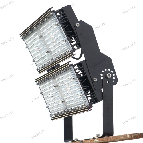 Veltrox 200 W White IP66 10 kV 28000 Lumen VLT-FL-200-WH LED Flood Lights_1
