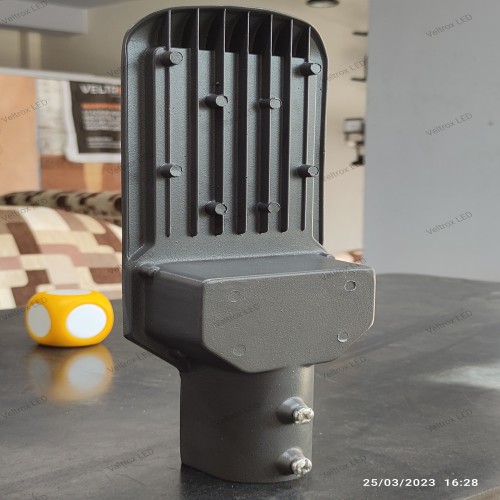 Veltrox 25 W Cool White IP66 10 kV LED Street Lights_1