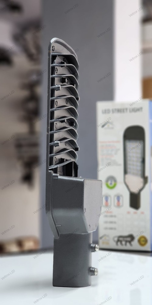 Veltrox 36 W Cool White IP66 10 kV LED Street Lights_4