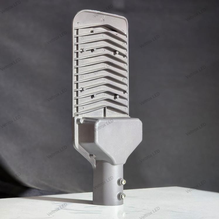 Veltrox 50 W Cool White IP66 10 kV LED Street Lights_1