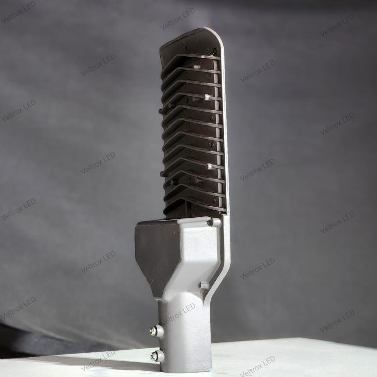 Veltrox 50 W Cool White IP66 10 kV LED Street Lights_2