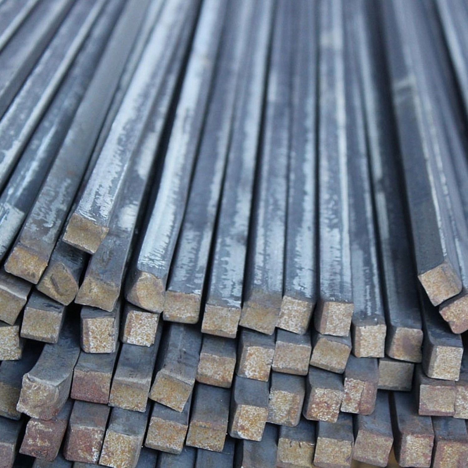 JSW 25 mm Square Carbon Steel Bar E250 6 m Black_2