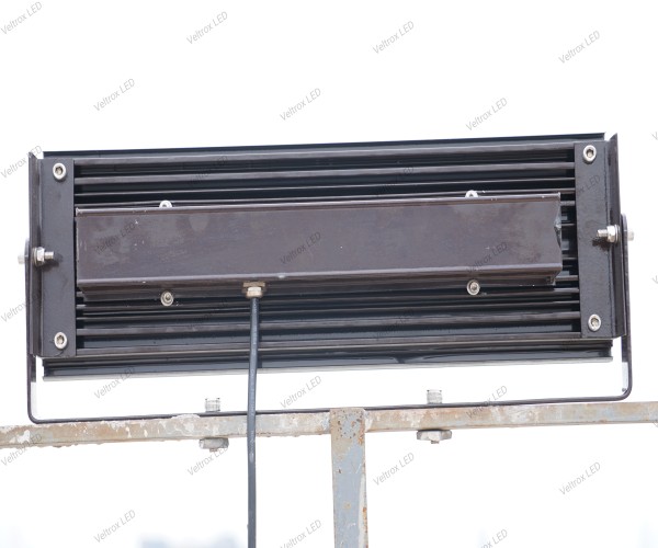 Veltrox 150 W White IP66 10 kV 18000 Lumen VLT-SPT-150-WH LED Flood Lights_4