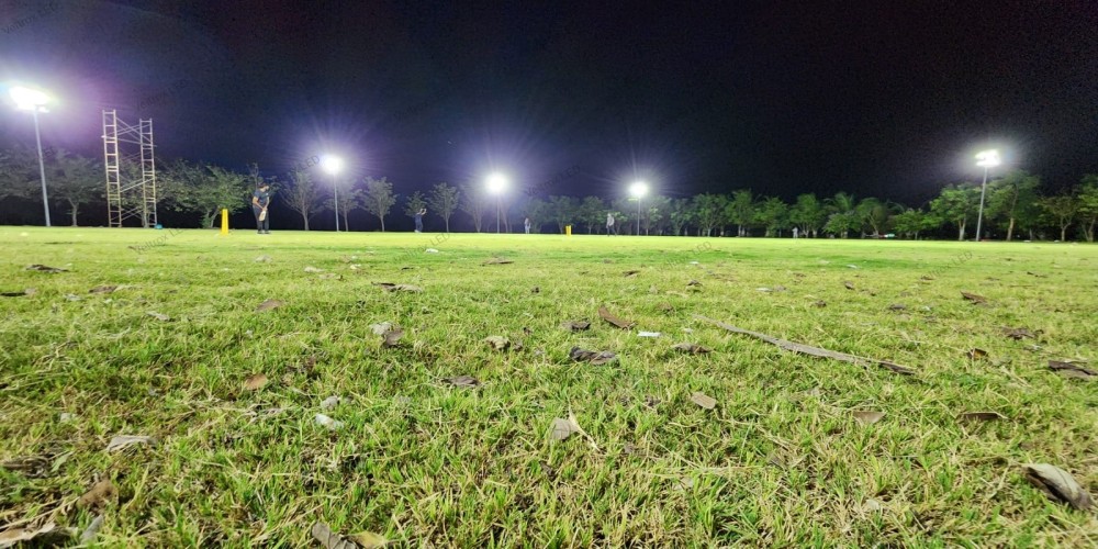 Veltrox 120 W White IP66 10 kV 16800 Lumen VLT-STD-120-WH LED Flood Lights_2