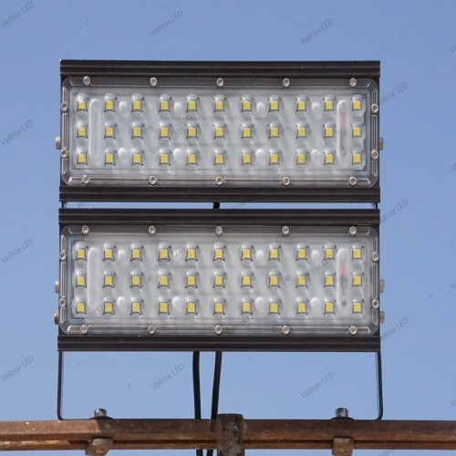 Veltrox 200 W White IP66 10 kV 28000 Lumen VLT-STD-200-WH LED Flood Lights_1