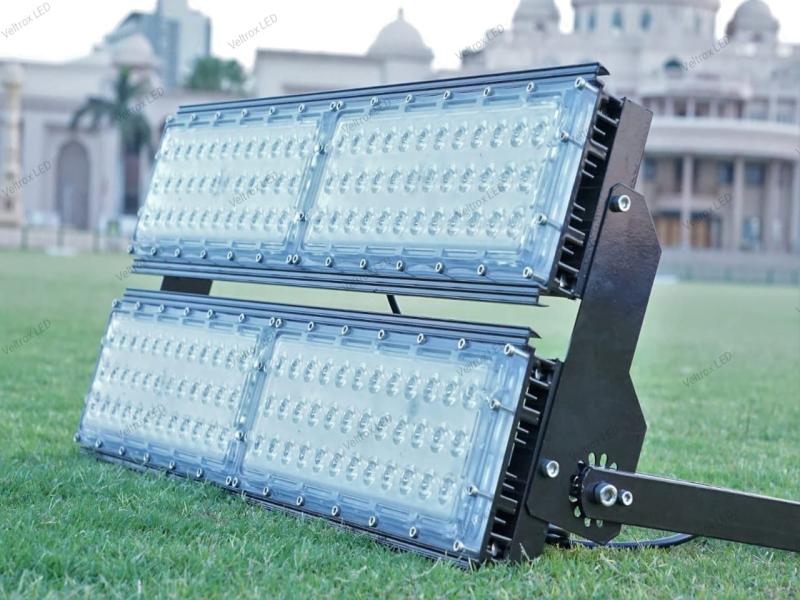 Veltrox 500 W White IP66 10 kV 70000 Lumen VLT-STD-500-WH-60 LED Flood Lights_1