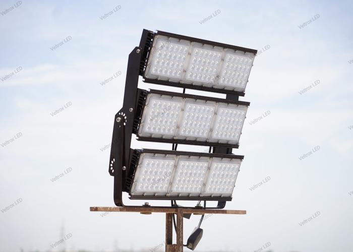 Veltrox 600 W White IP66 10 kV 84000 Lumen VLT-STD-600-WH LED Flood Lights_1