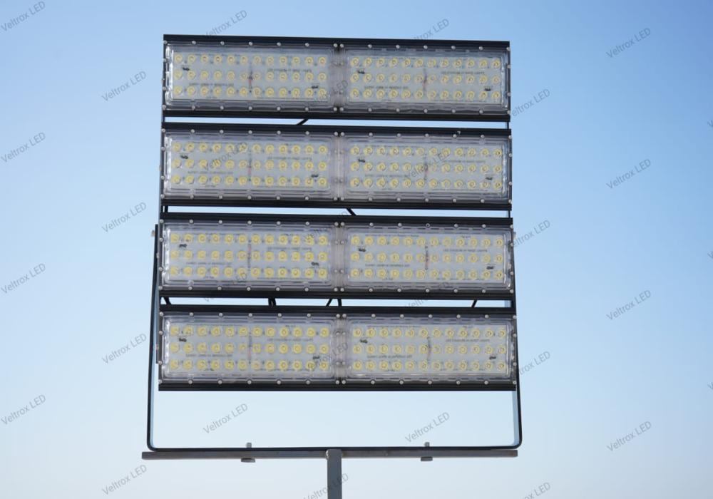 Veltrox 1000 W White IP66 10 kV 140000 Lumen VLT-STD-1000-WH-60 LED Flood Lights_1