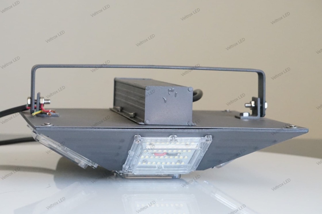 Veltrox 100 W Aluminium 140 Lm/W LED Pyramid Light_2