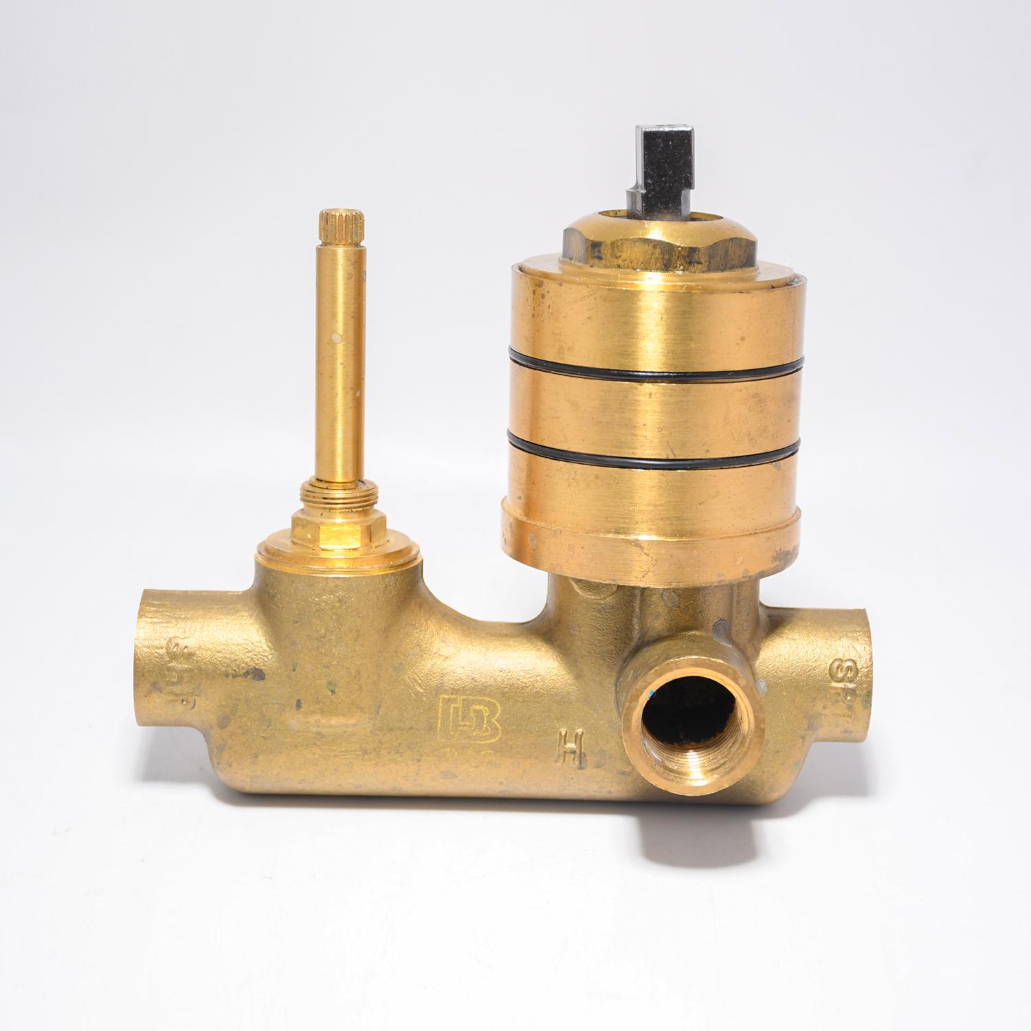 D&B Bathware Stainless Steel 2 Way Diverter Valves 46 mm_1