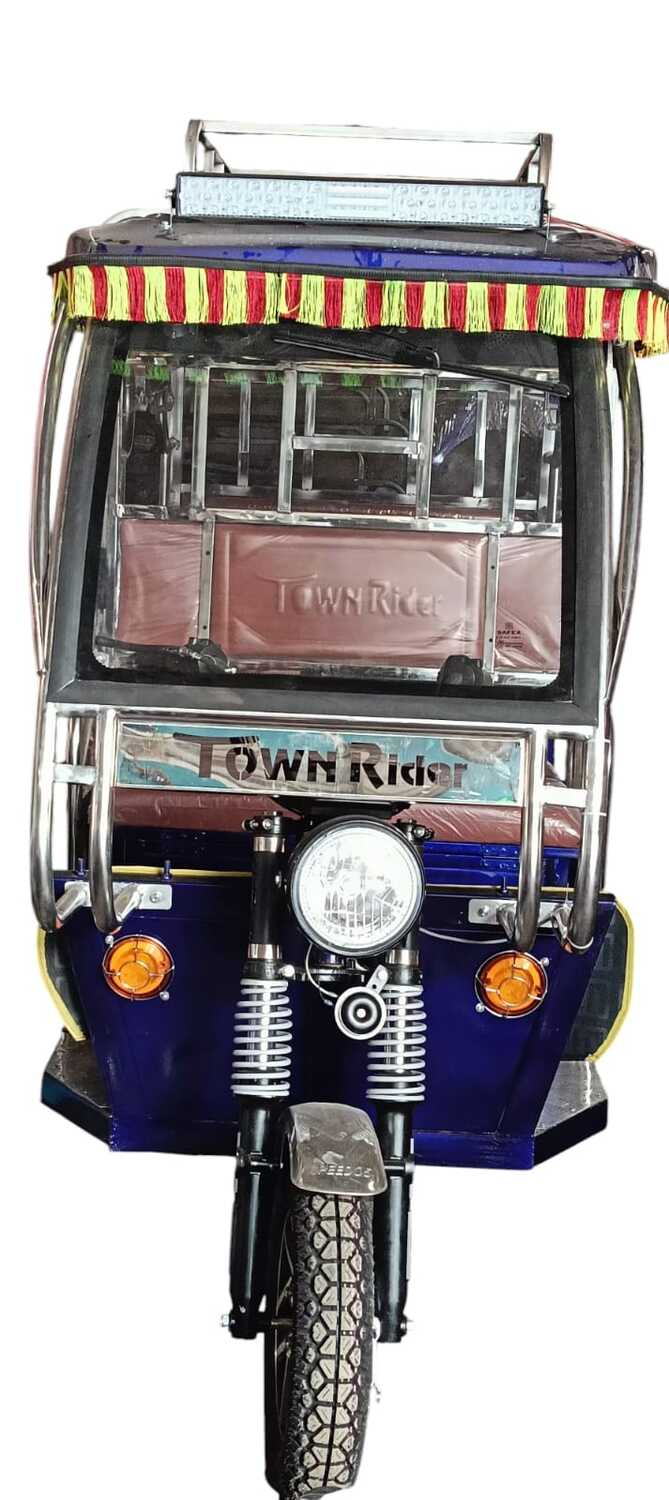 Town Rider 120 km 100-105 Ah Electric Rickshaw_1