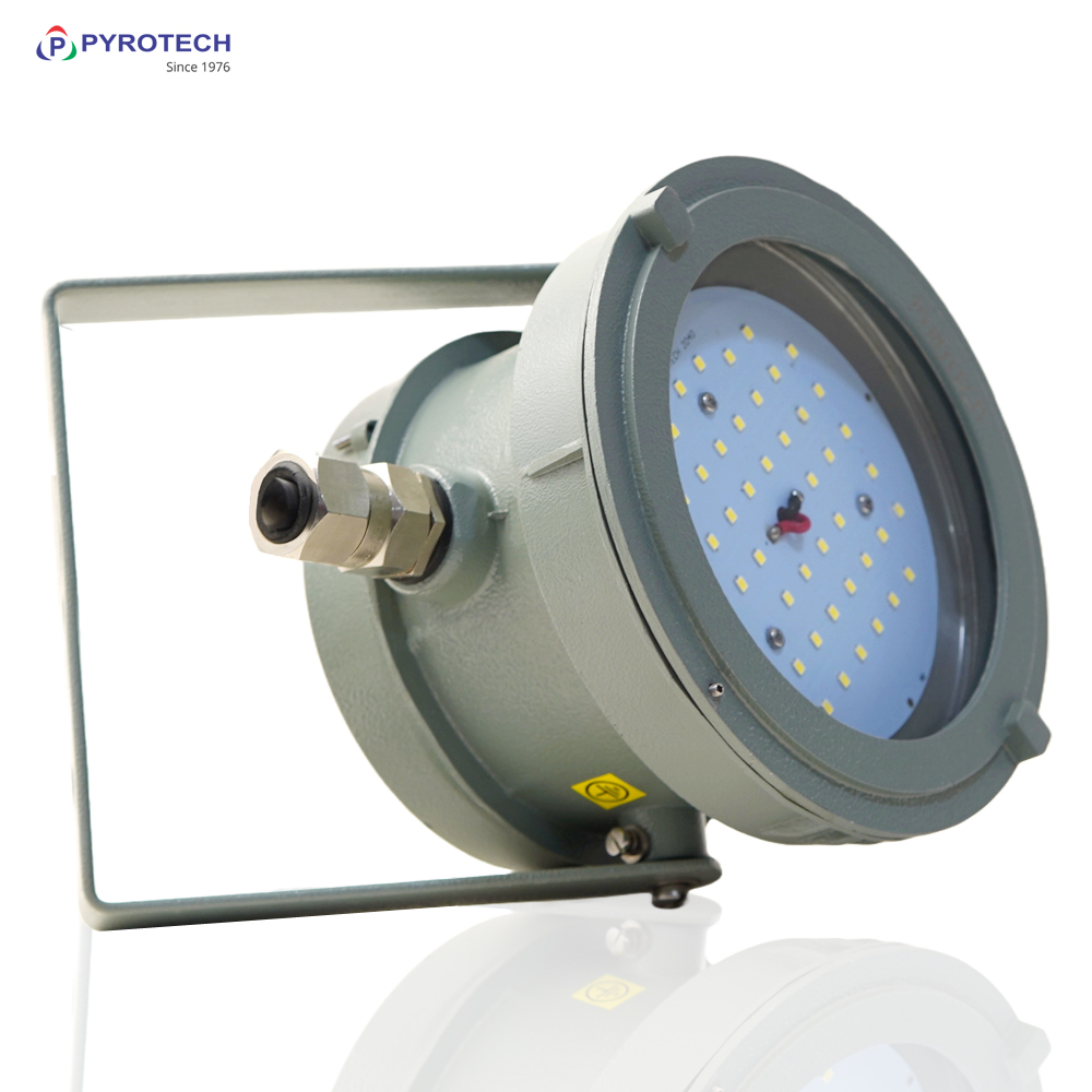 Pyrotech Die-Cast Aluminium Pendant Mounting 30 - 150 W White Flameproof LED Luminaries_2