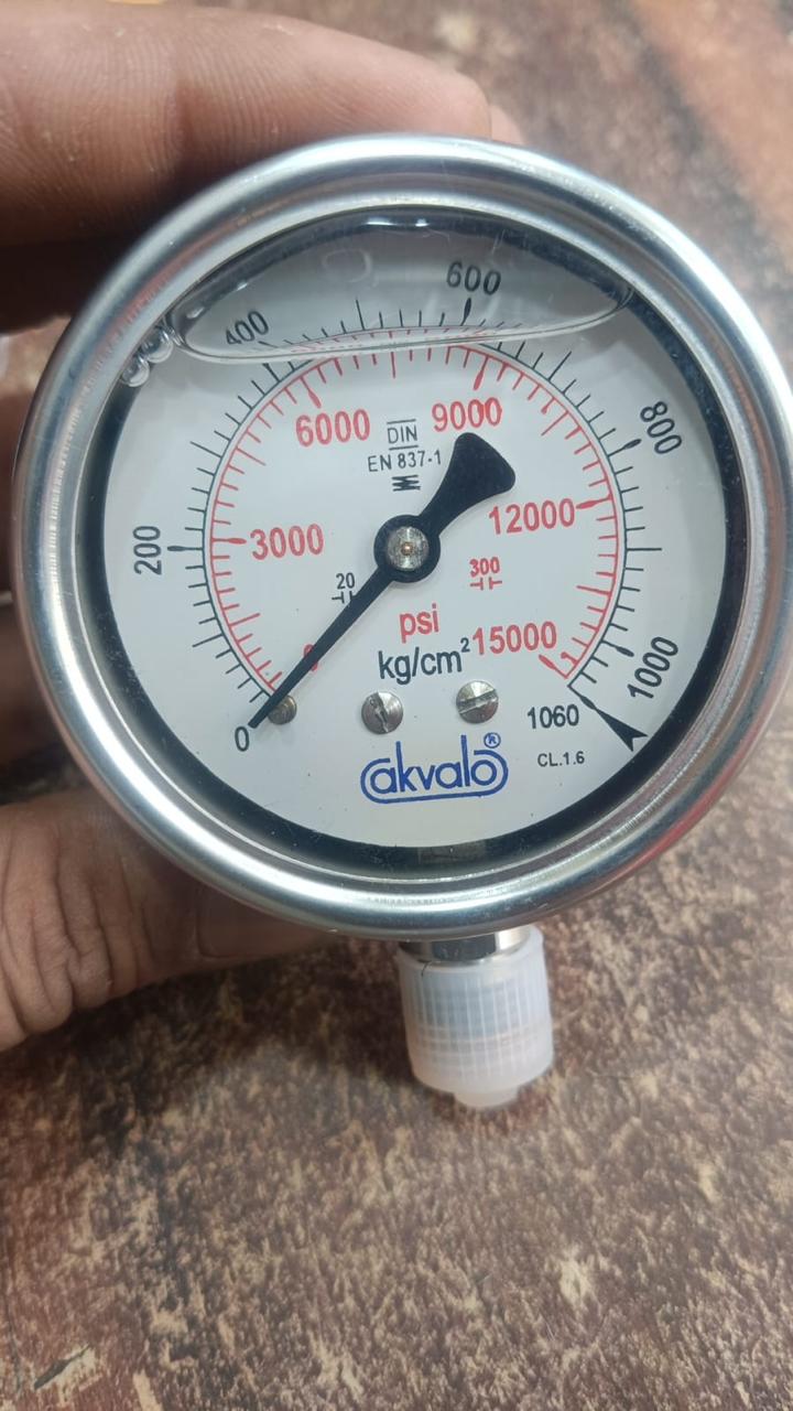 Wika 0-1000 bar Glycerine filled Pressure Gauge 6 in_1