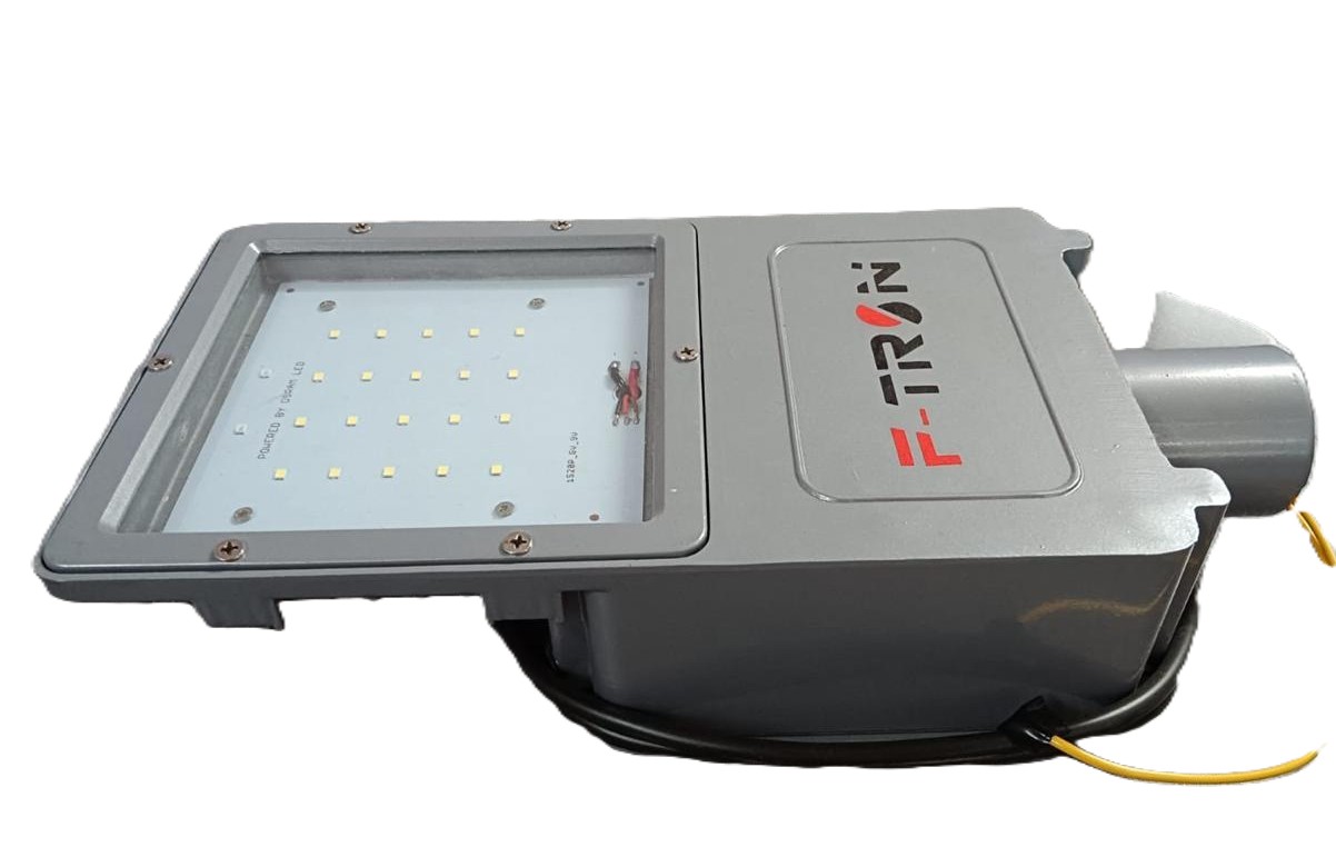 F-TRON 20 W Cool White LED Aluminium 15 Ah Solar Street Light_1