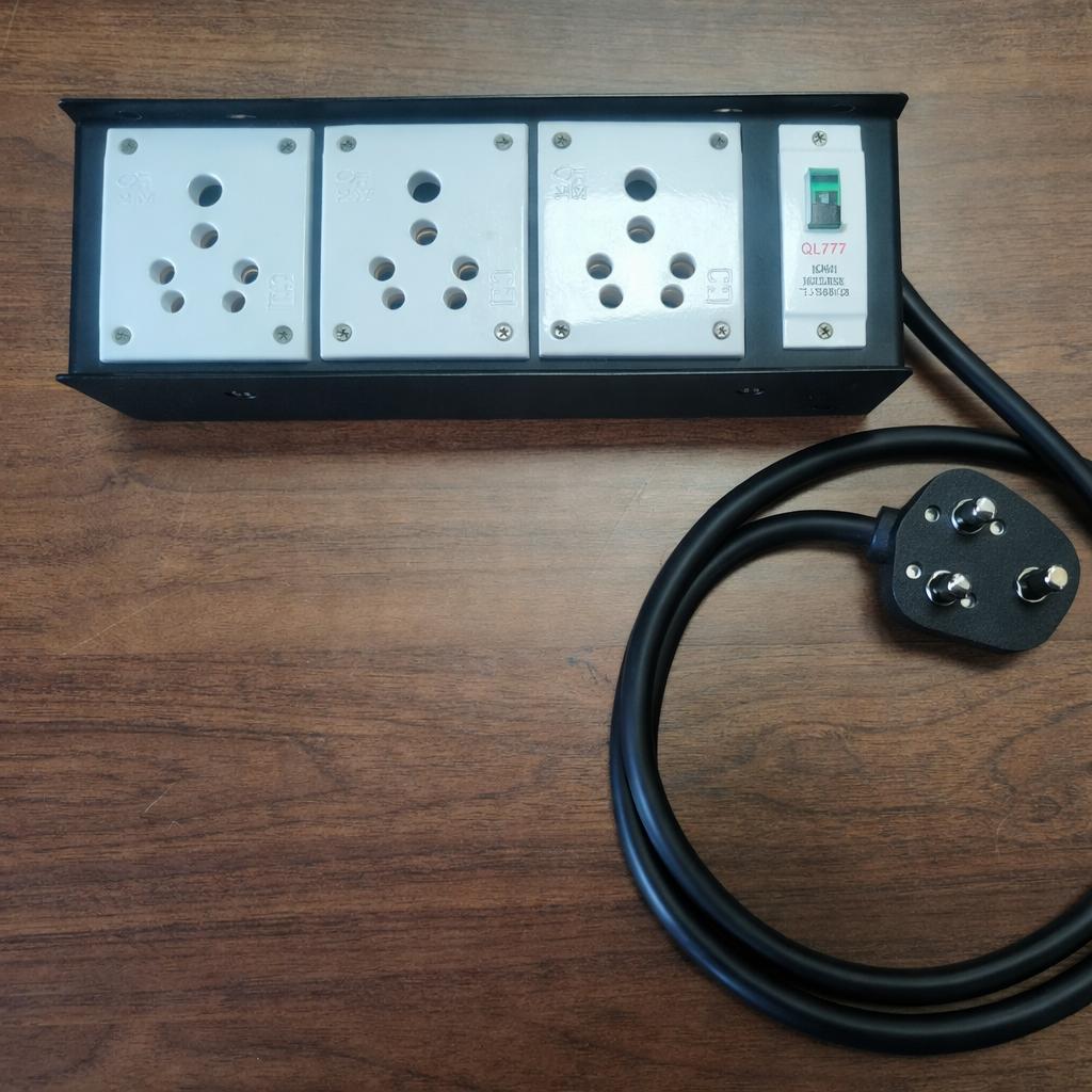 CHL Universal Socket 3 Socket Universal 10.2 in Extension Board_1