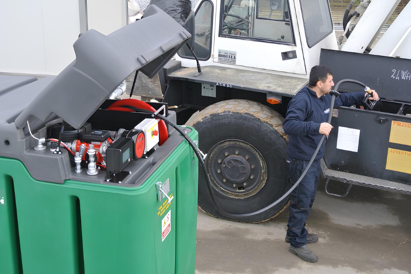 GPH Fuel Storage Tanks HDPE 4000 L Double Wall Horizontal 1800 mm_2
