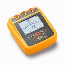 FLUKE 1537 0 to 600 V Insulation Tester 250 to 2500 V_0